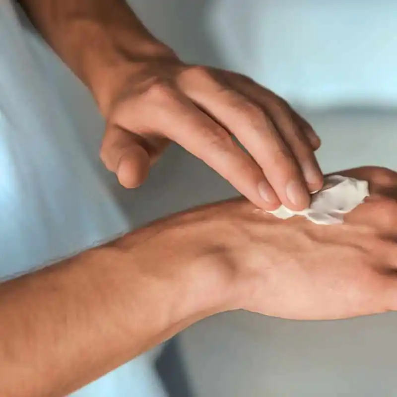 Hautpflege für medizinisches Personal – Pflegecreme für beanspruchte und trockene Hände