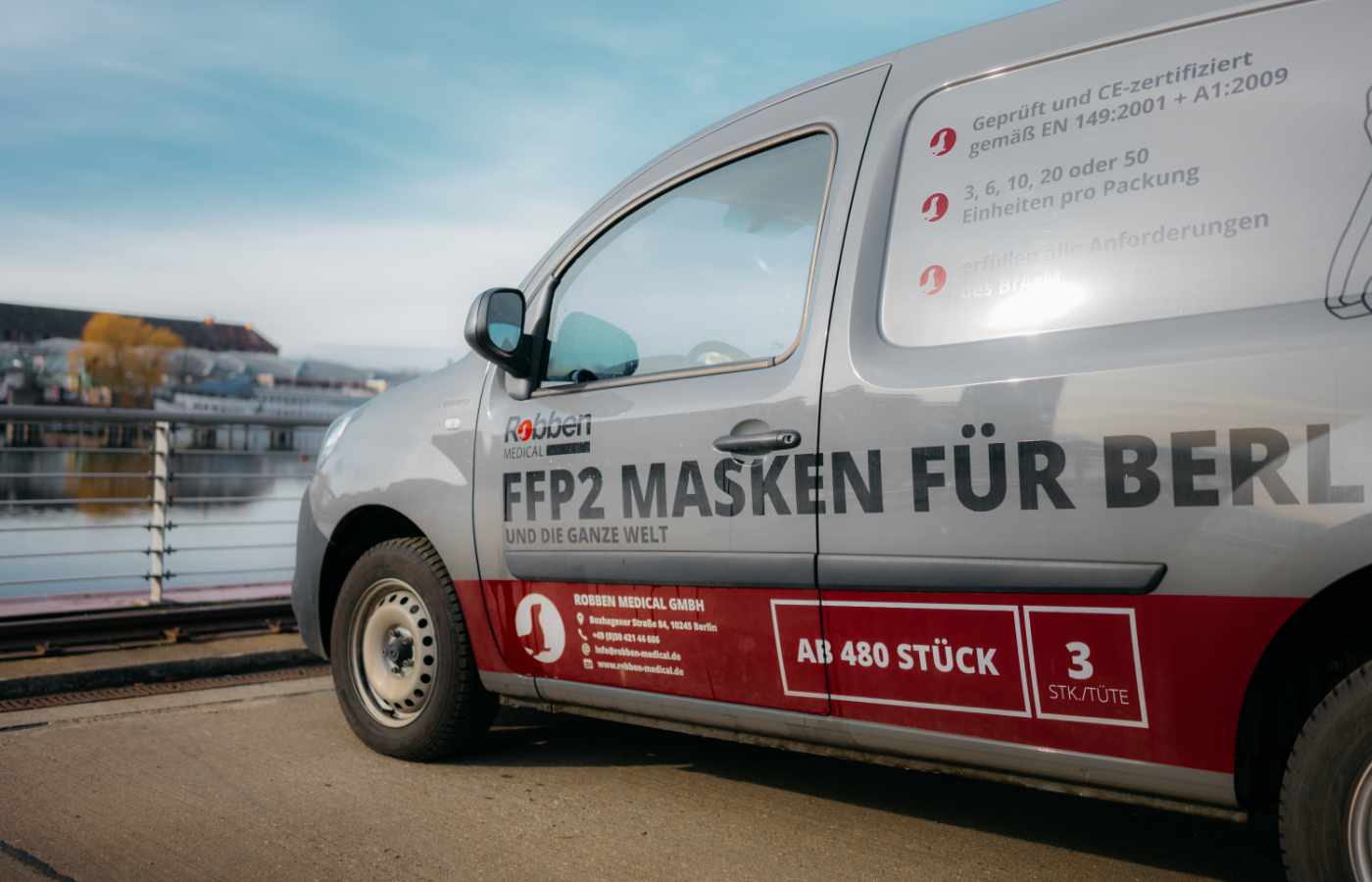 Robben Medical Lieferwagen mit FFP2-Masken-Beschriftung